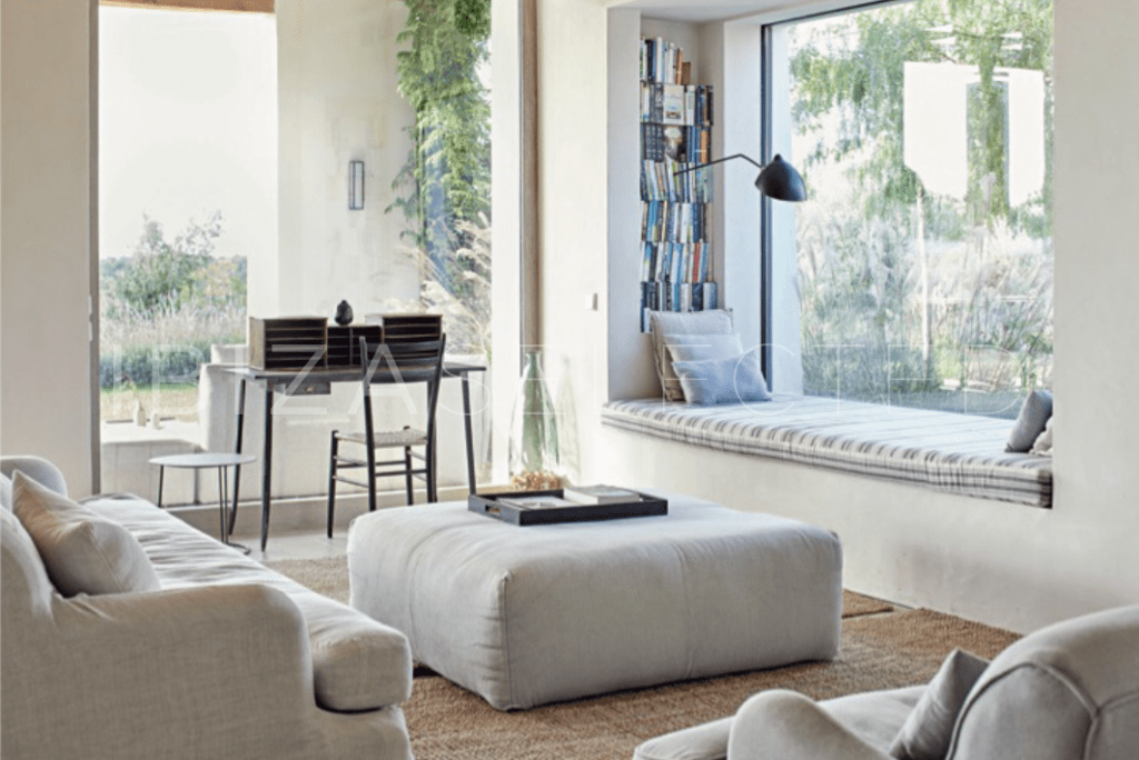Luminous sofa chill zone with big windows