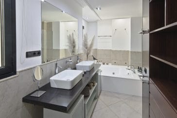 Bathroom with double vanity and jacuzzi