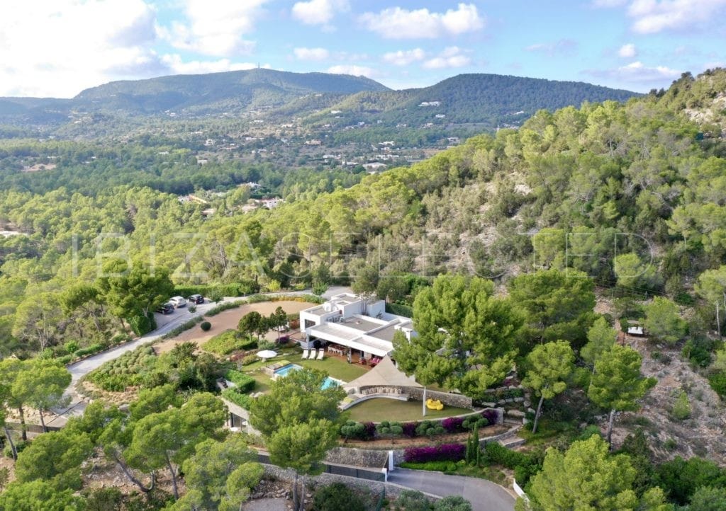 Bird's eye view of property situated on a hill