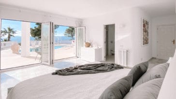Ground floor bedroom with direct access to pool terrace