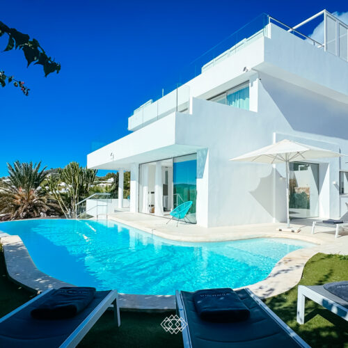 Tombenzon Villa Triple X 2024 01