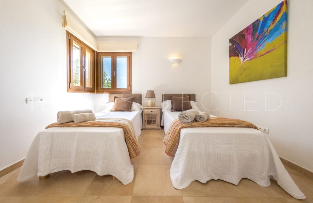 Twin beds room of Villa Cara - 3