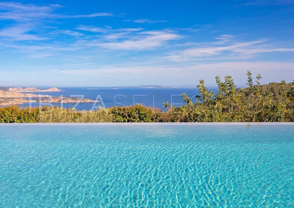 Views from infinity pool to the cost and sea