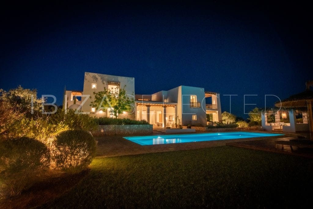 Frontview by night of finca Blakstad in Ibiza