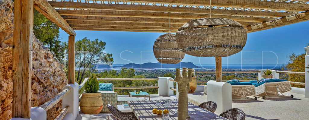 Uncover Ibiza’s Best Kept Secrets: A Comprehensive Guide to Villa Rentals