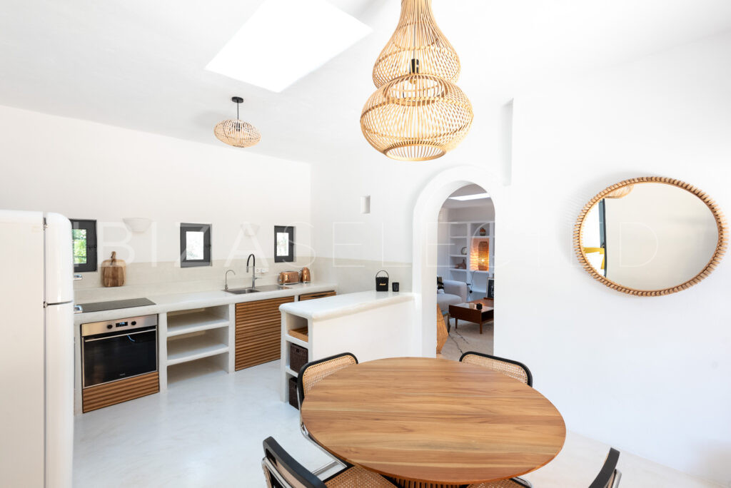 Can Xic RoderickPolak LR 83