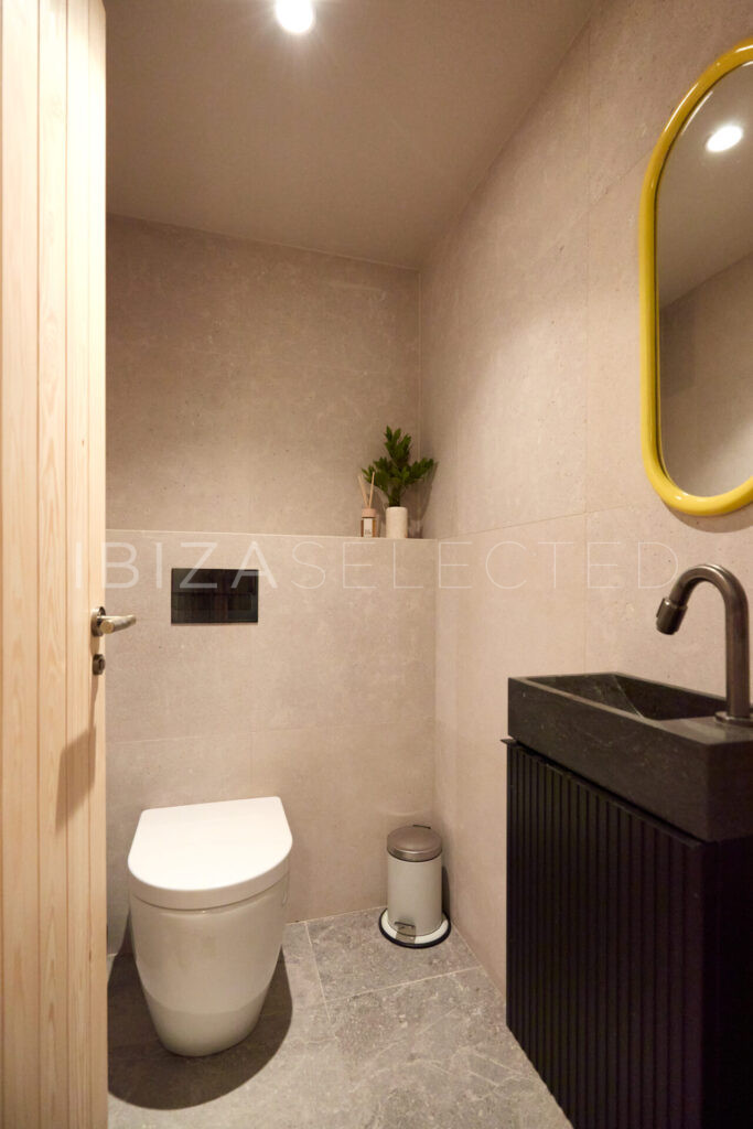 Hallway 2 Can Pardis