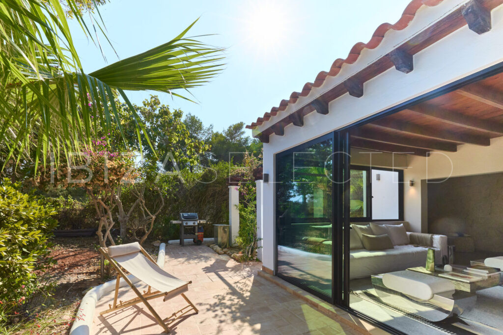 Living 18 Can Pardis