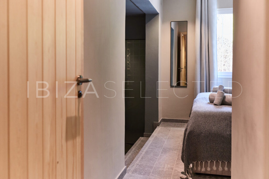 Second Bedroom 4 Can Pardis