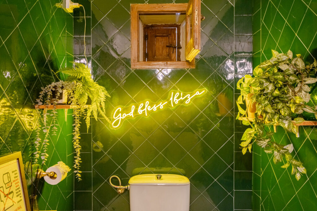 0cec3384 2ef0 4bf0 8145 F9a77c263ba4