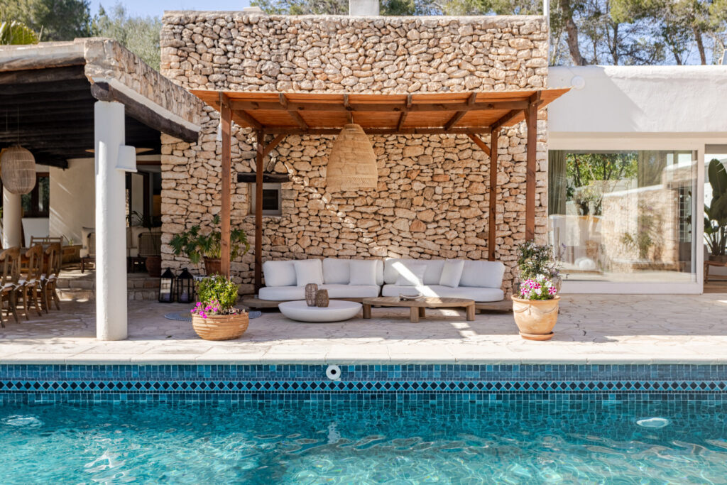 15f1d240 A6a9 4b4b B661 Cc207177b53b